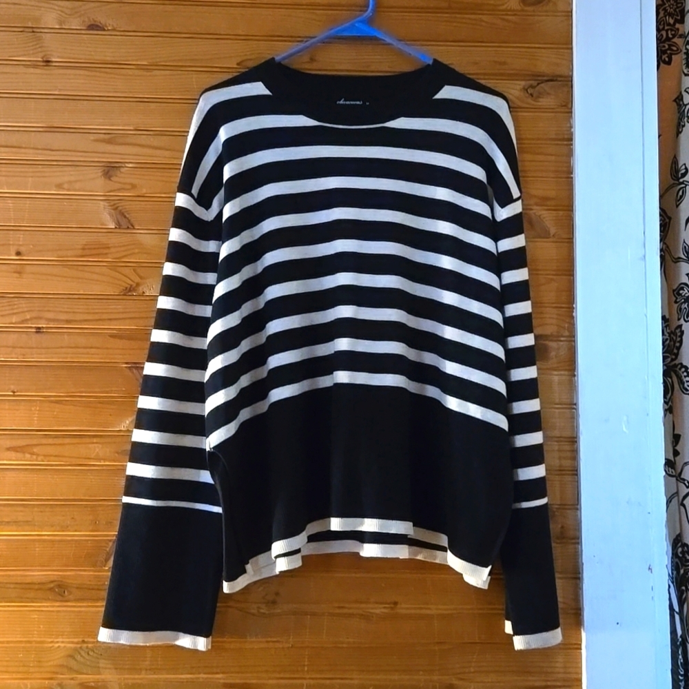 Olivaceous Crew Striped Sweater, Medium, Navy/Cream